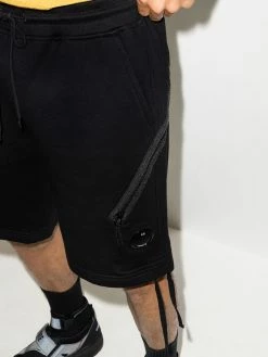 C.P. Company short de sport à détail verre de lunette signature