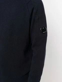 C.P. Company pull en maille fine à détail d'objectif