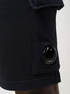 C.P. Company short à détail verre de lunette signature
